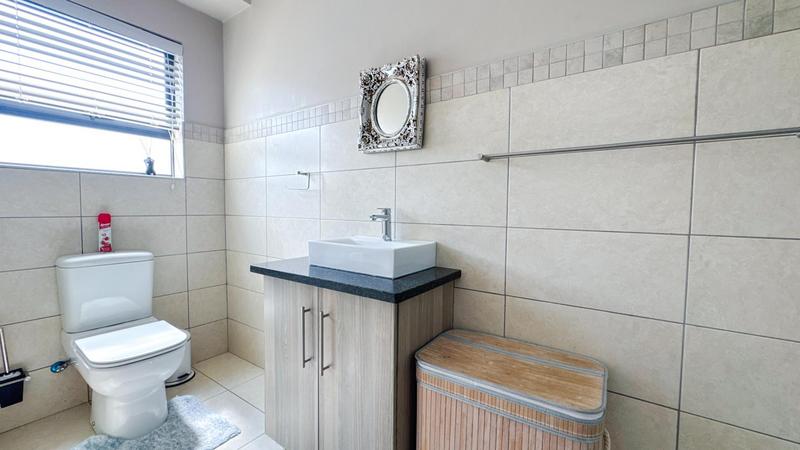 To Let 3 Bedroom Property for Rent in Midstream Estate Gauteng