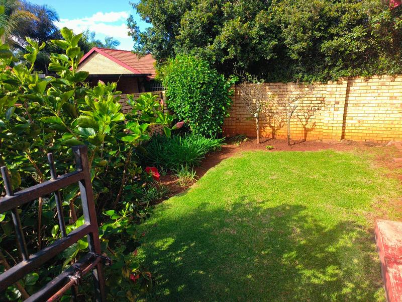 2 Bedroom Property for Sale in Faerie Glen Gauteng