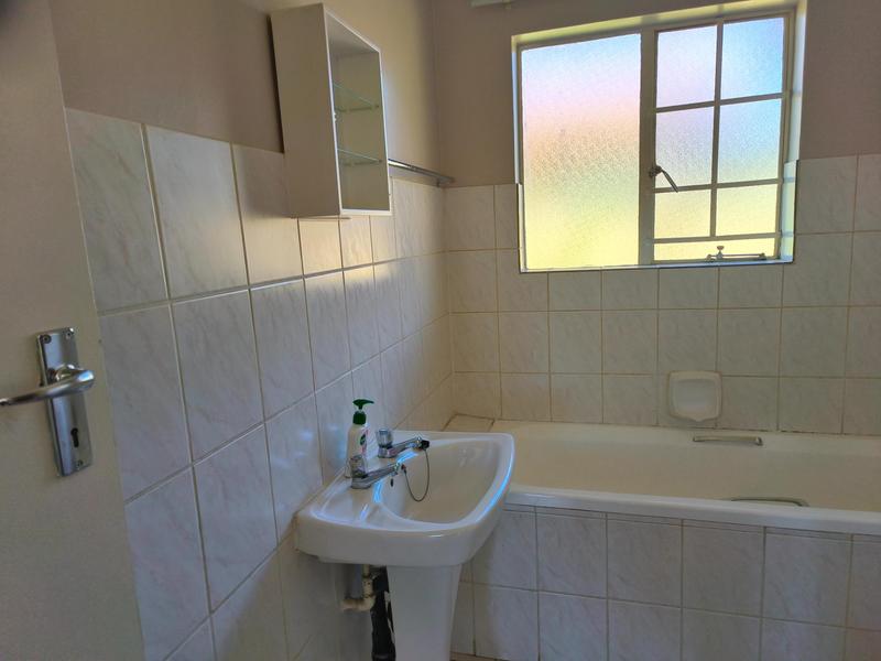 2 Bedroom Property for Sale in Faerie Glen Gauteng