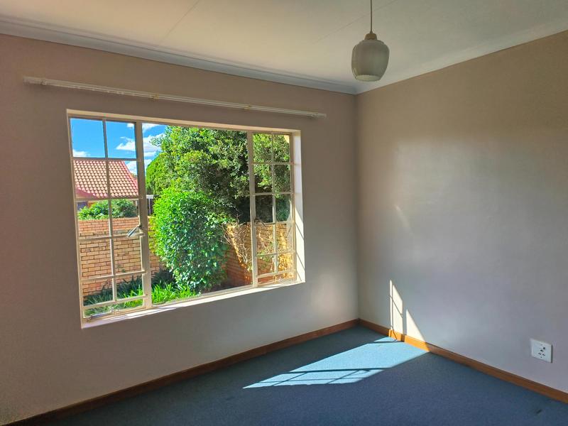 2 Bedroom Property for Sale in Faerie Glen Gauteng