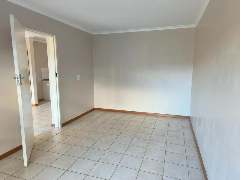 2 Bedroom Property for Sale in Faerie Glen Gauteng