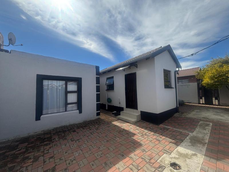 2 Bedroom Property for Sale in Fleurhof Gauteng