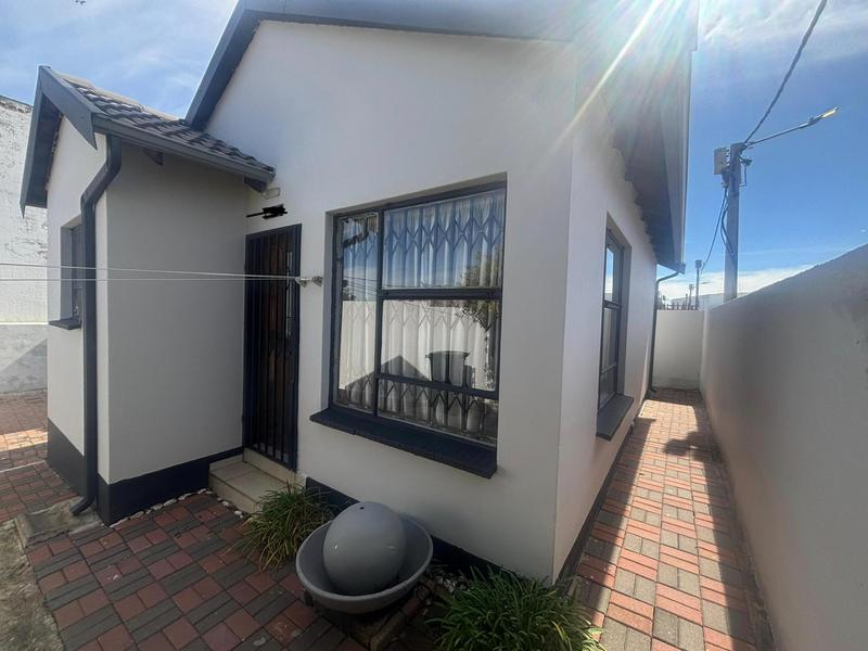 2 Bedroom Property for Sale in Fleurhof Gauteng
