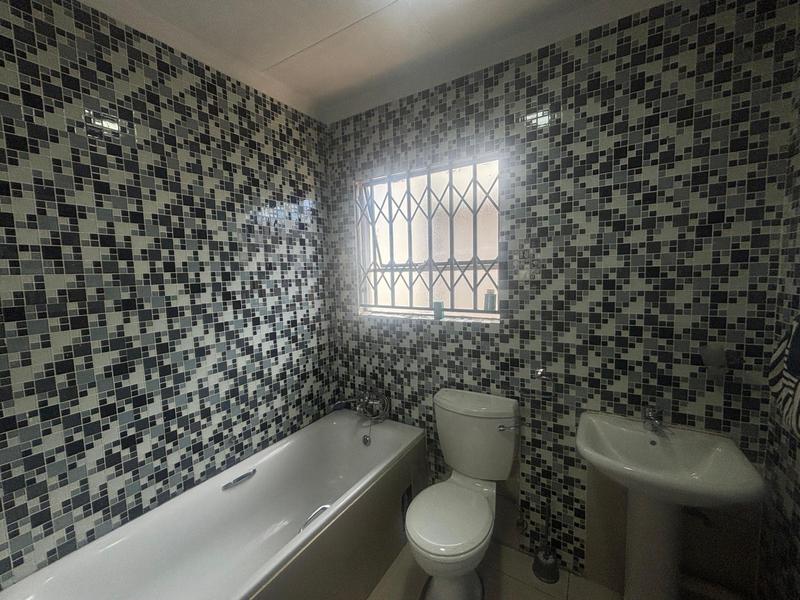 2 Bedroom Property for Sale in Fleurhof Gauteng