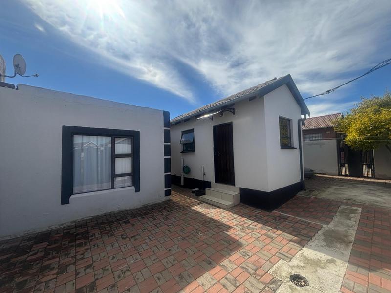 2 Bedroom Property for Sale in Fleurhof Gauteng