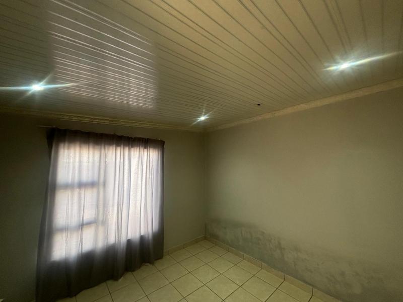 2 Bedroom Property for Sale in Fleurhof Gauteng