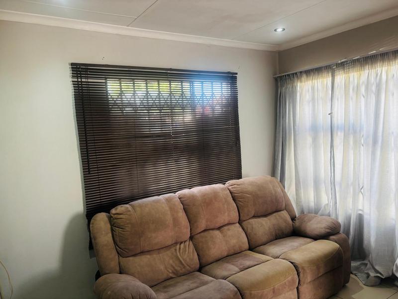2 Bedroom Property for Sale in Fleurhof Gauteng