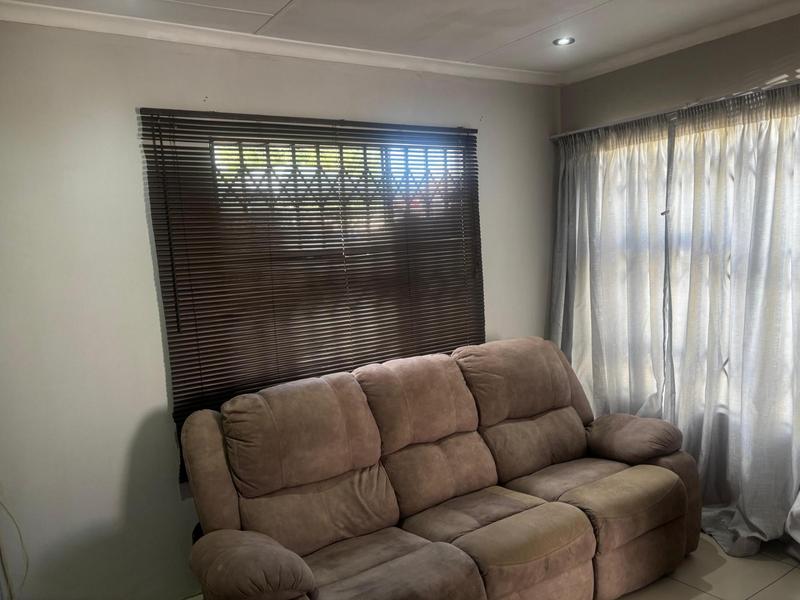 2 Bedroom Property for Sale in Fleurhof Gauteng