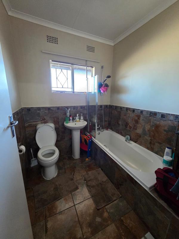 To Let 2 Bedroom Property for Rent in Dayanglen Gauteng