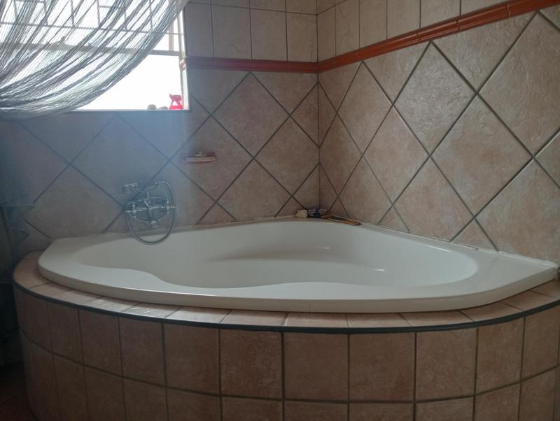 5 Bedroom Property for Sale in Rangeview Ext 4 Gauteng