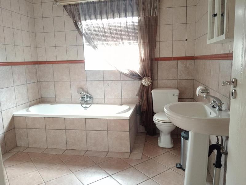 5 Bedroom Property for Sale in Rangeview Ext 4 Gauteng