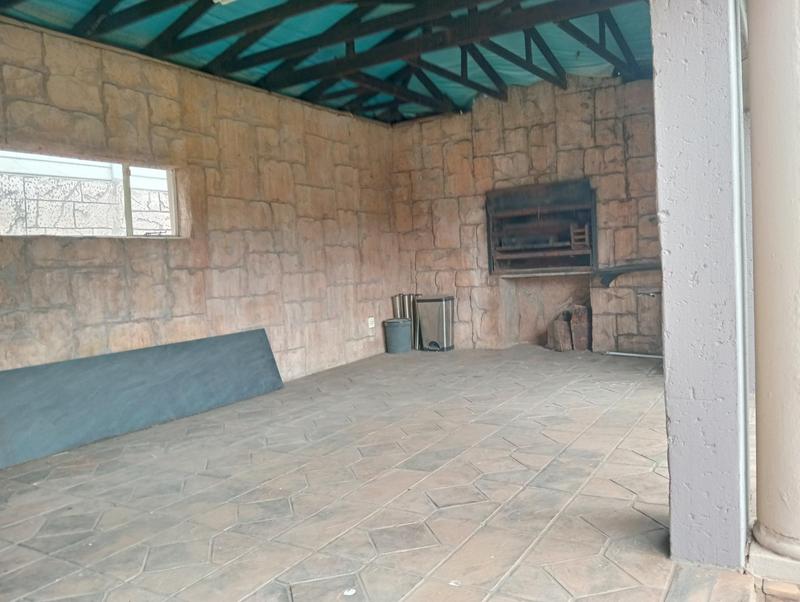 5 Bedroom Property for Sale in Rangeview Ext 4 Gauteng