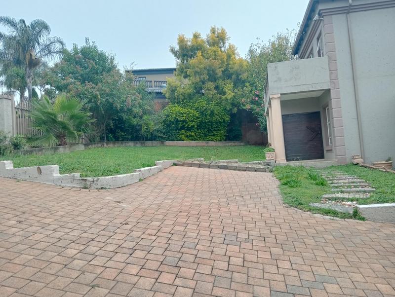 5 Bedroom Property for Sale in Rangeview Ext 4 Gauteng
