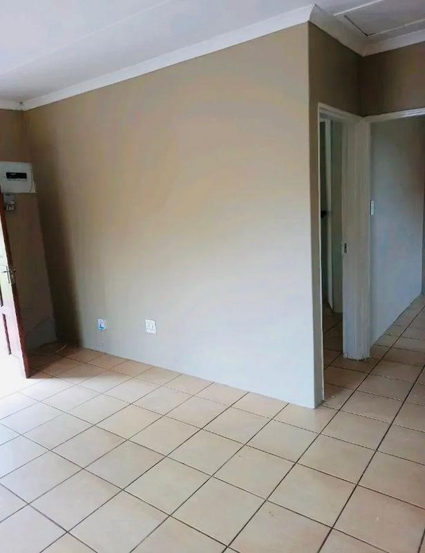 To Let 2 Bedroom Property for Rent in Lombardy East Gauteng