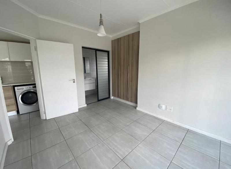 To Let 1 Bedroom Property for Rent in Waterfall Gauteng