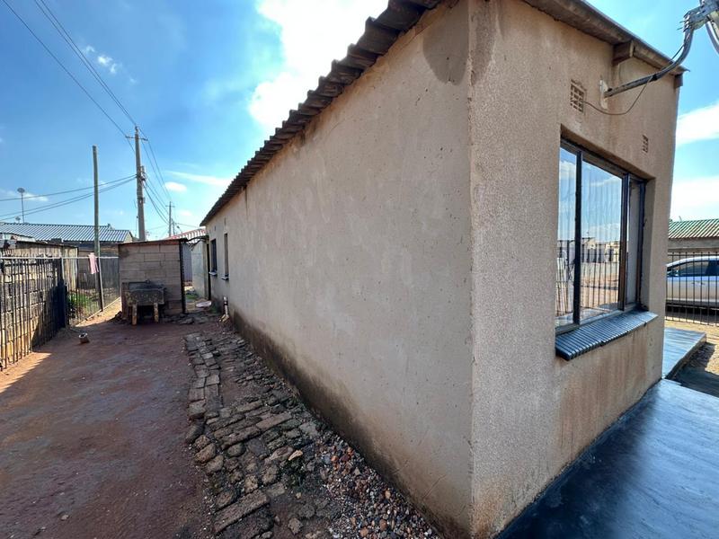 2 Bedroom Property for Sale in Katlehong South Gauteng