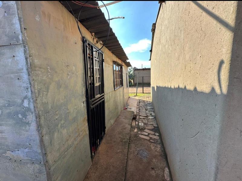 2 Bedroom Property for Sale in Katlehong South Gauteng