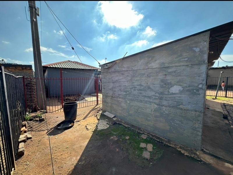 2 Bedroom Property for Sale in Katlehong South Gauteng