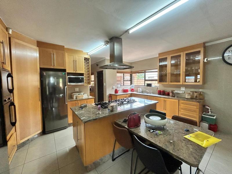 5 Bedroom Property for Sale in Helderwyk Gauteng