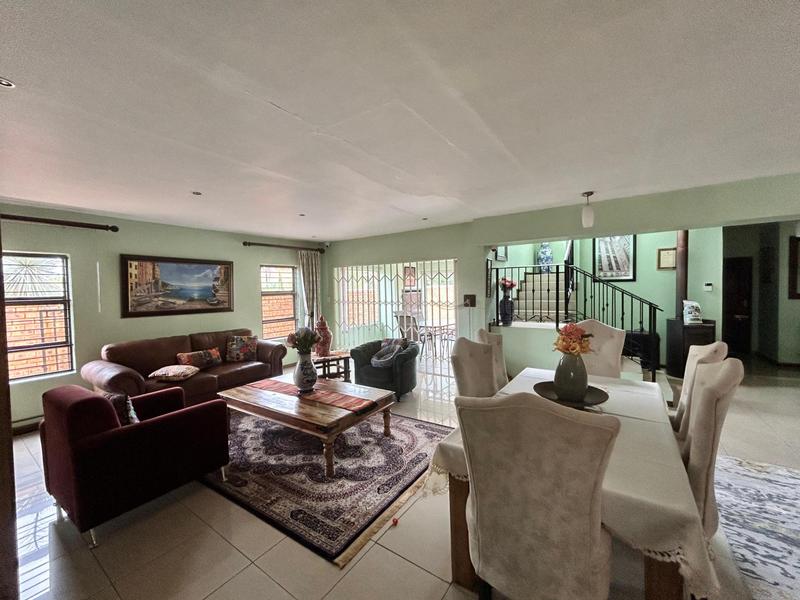 5 Bedroom Property for Sale in Helderwyk Gauteng