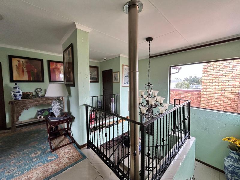 5 Bedroom Property for Sale in Helderwyk Gauteng