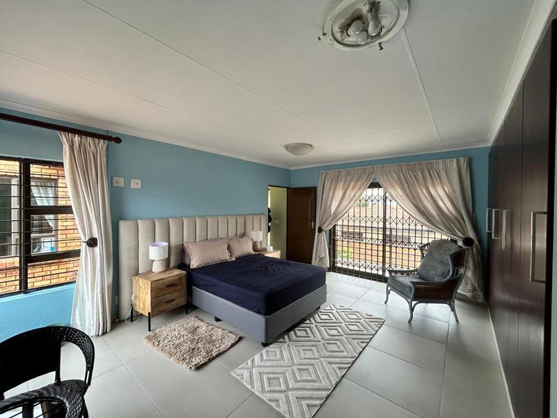 5 Bedroom Property for Sale in Helderwyk Gauteng