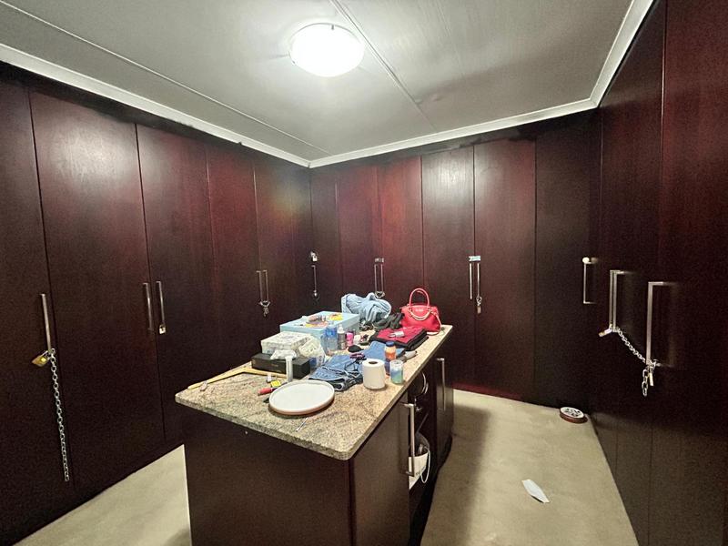 5 Bedroom Property for Sale in Helderwyk Gauteng