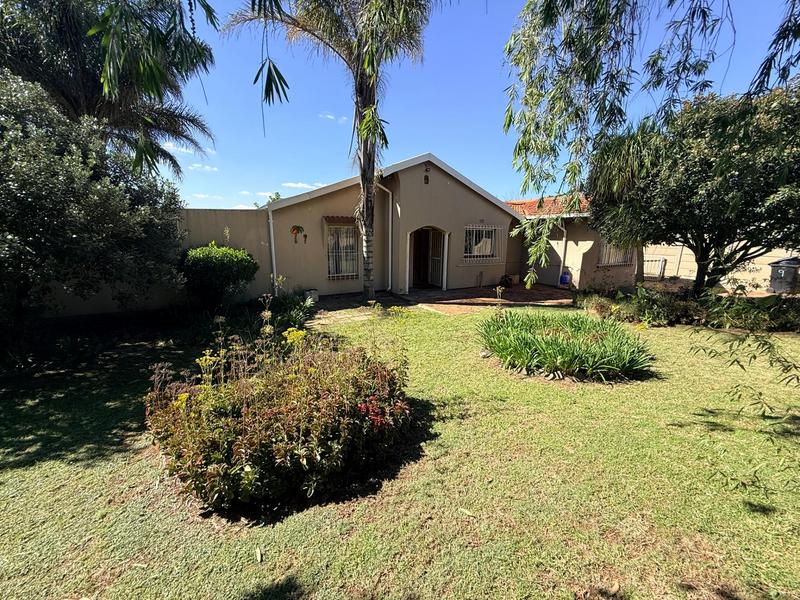 3 Bedroom Property for Sale in Glen Marais Gauteng