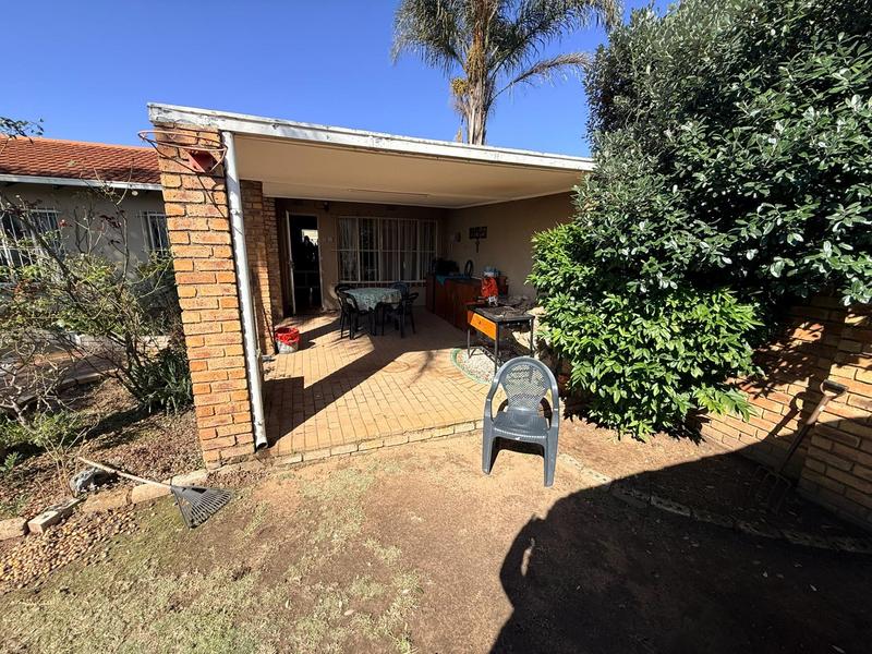 3 Bedroom Property for Sale in Glen Marais Gauteng