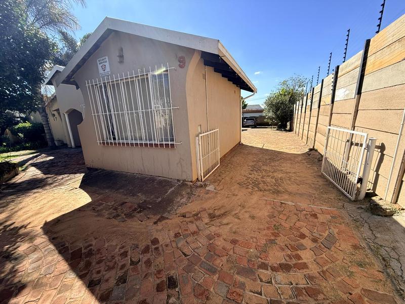 3 Bedroom Property for Sale in Glen Marais Gauteng