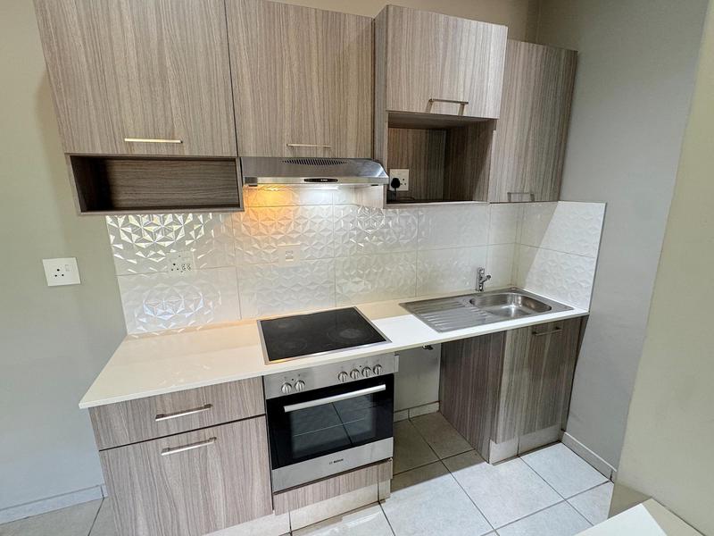 To Let 1 Bedroom Property for Rent in Rosebank Gauteng