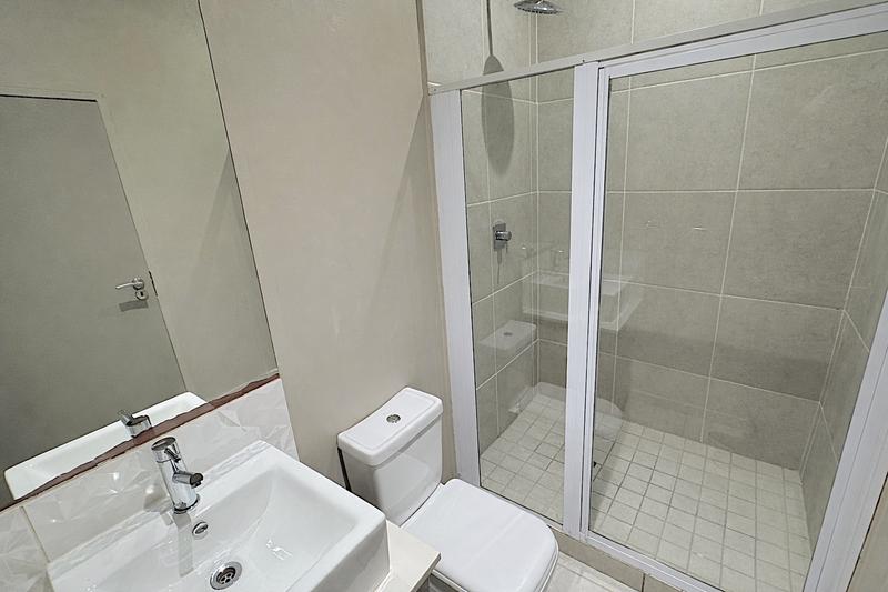 To Let 1 Bedroom Property for Rent in Rosebank Gauteng