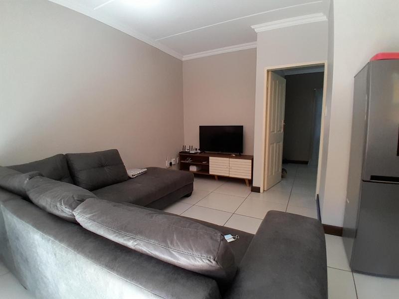 1 Bedroom Property for Sale in Rooihuiskraal North Gauteng