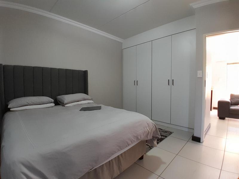 1 Bedroom Property for Sale in Rooihuiskraal North Gauteng