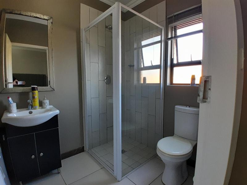 1 Bedroom Property for Sale in Rooihuiskraal North Gauteng