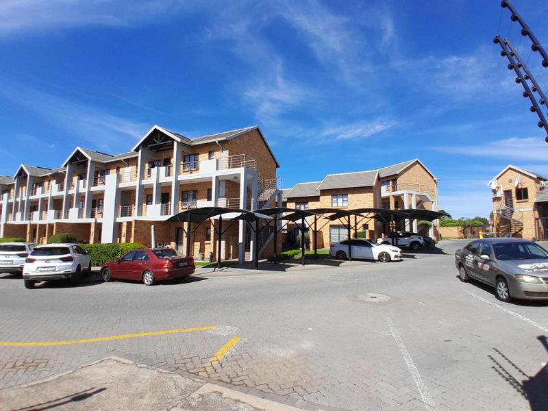 1 Bedroom Property for Sale in Rooihuiskraal North Gauteng
