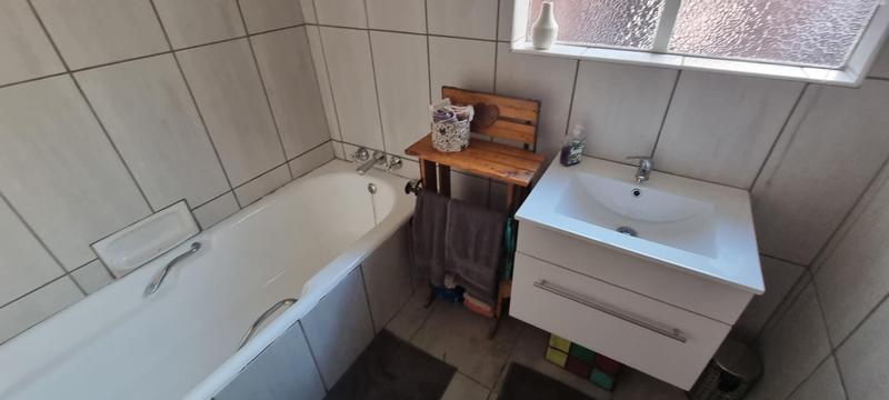 4 Bedroom Property for Sale in Doringkloof Gauteng