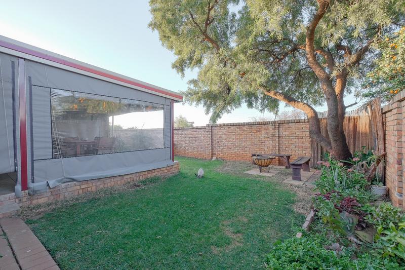 2 Bedroom Property for Sale in Wierdaglen Estate Gauteng