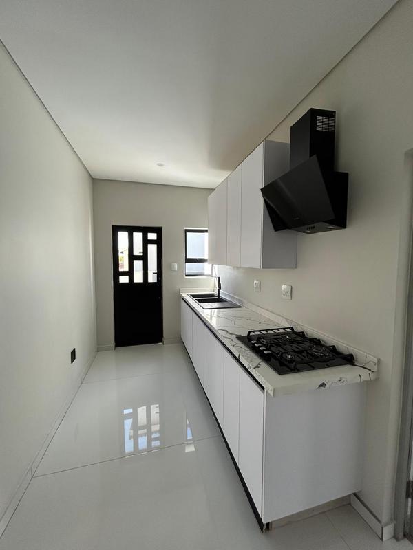 6 Bedroom Property for Sale in Six Fountains Estate Gauteng