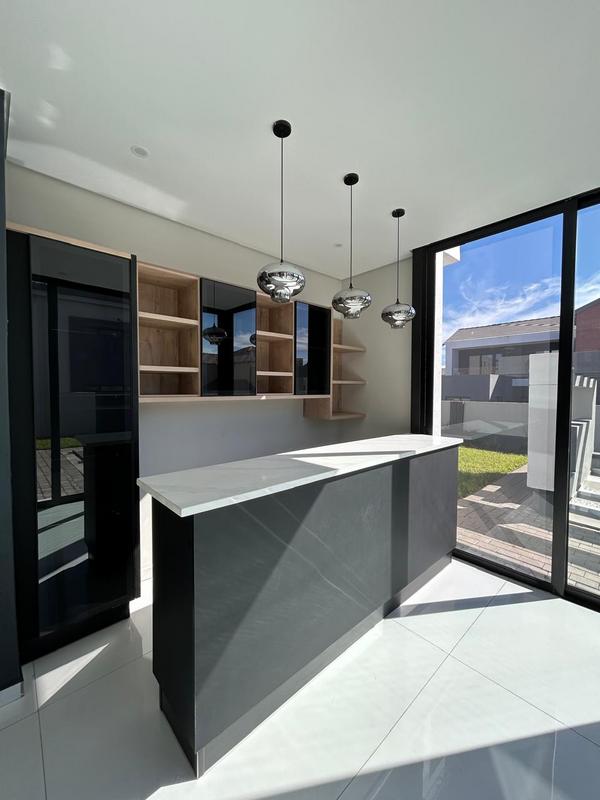 6 Bedroom Property for Sale in Six Fountains Estate Gauteng