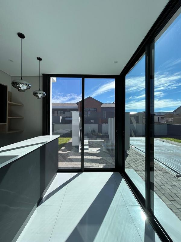 6 Bedroom Property for Sale in Six Fountains Estate Gauteng