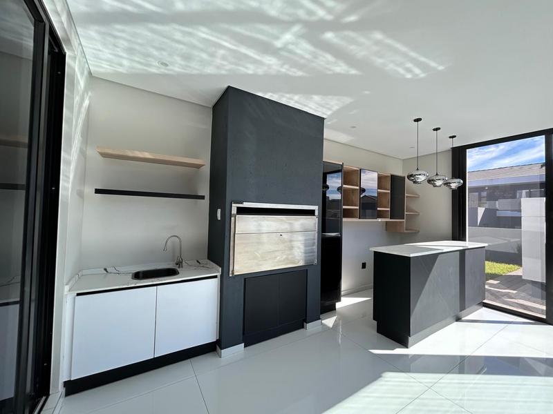 6 Bedroom Property for Sale in Six Fountains Estate Gauteng