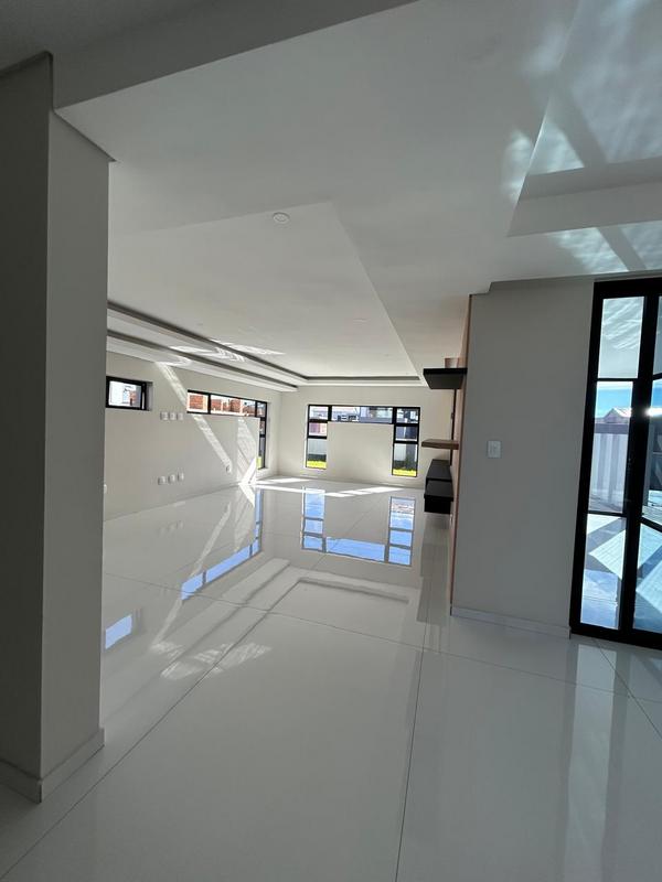 6 Bedroom Property for Sale in Six Fountains Estate Gauteng