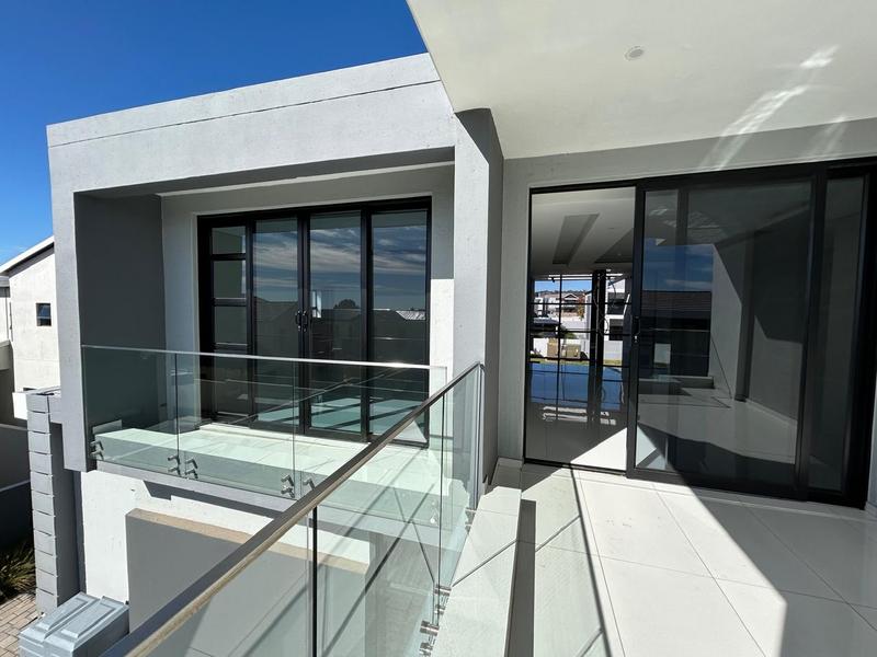 6 Bedroom Property for Sale in Six Fountains Estate Gauteng