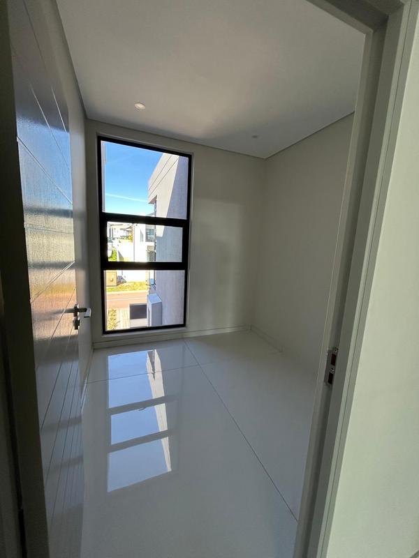 6 Bedroom Property for Sale in Six Fountains Estate Gauteng