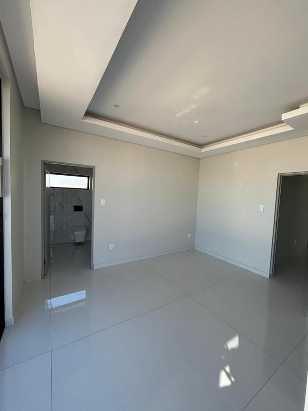 6 Bedroom Property for Sale in Six Fountains Estate Gauteng