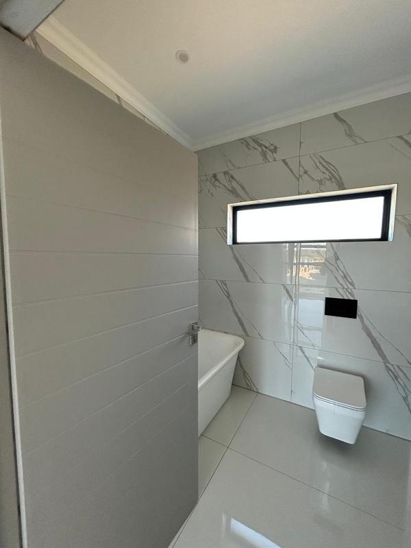 6 Bedroom Property for Sale in Six Fountains Estate Gauteng