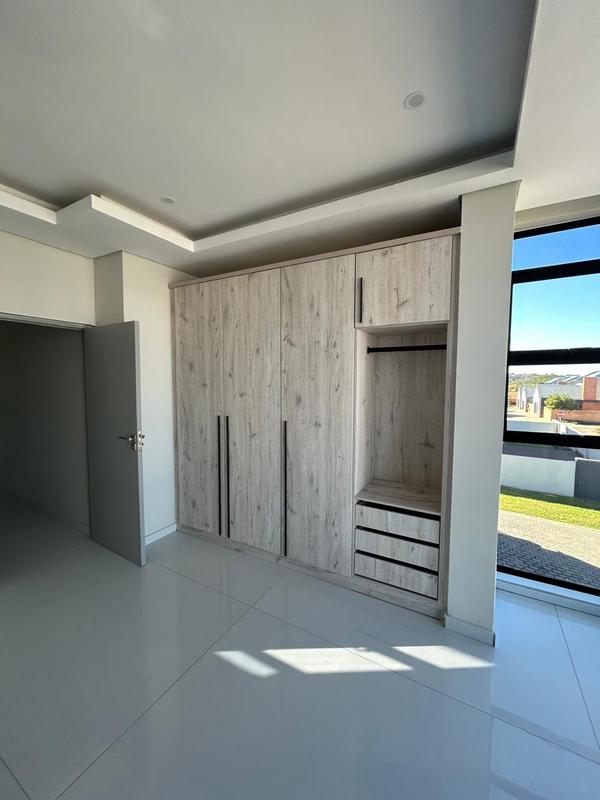 6 Bedroom Property for Sale in Six Fountains Estate Gauteng