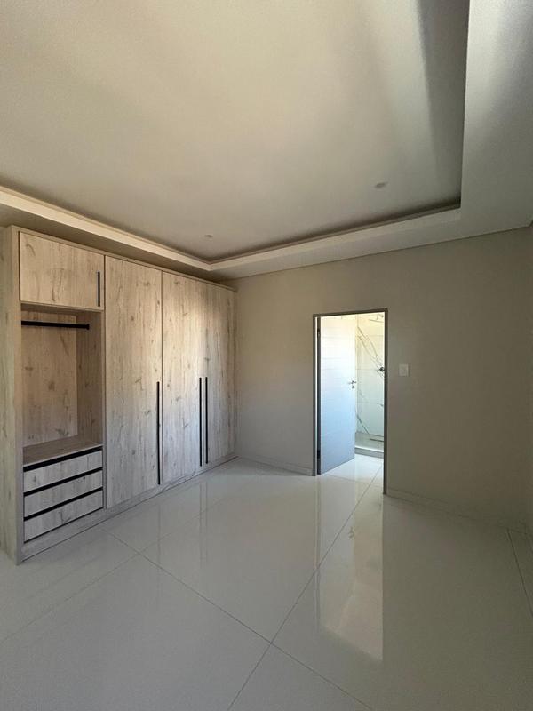 6 Bedroom Property for Sale in Six Fountains Estate Gauteng
