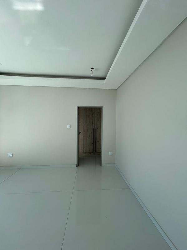 6 Bedroom Property for Sale in Six Fountains Estate Gauteng